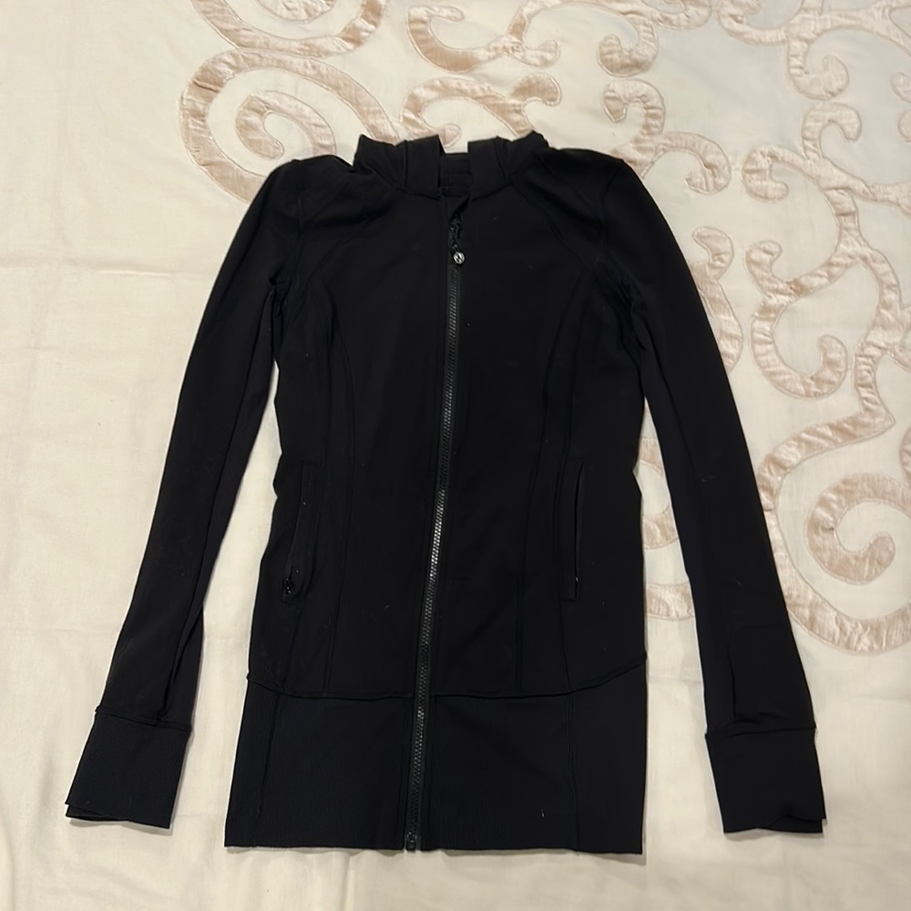 Lululemon Hooded Define Jacket *Luon - Women’s size 4